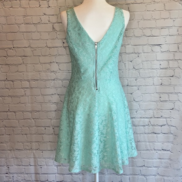 Speechless Lace Green Dress - Picture 3 of 7